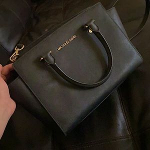 Michael kors cross body handbag black